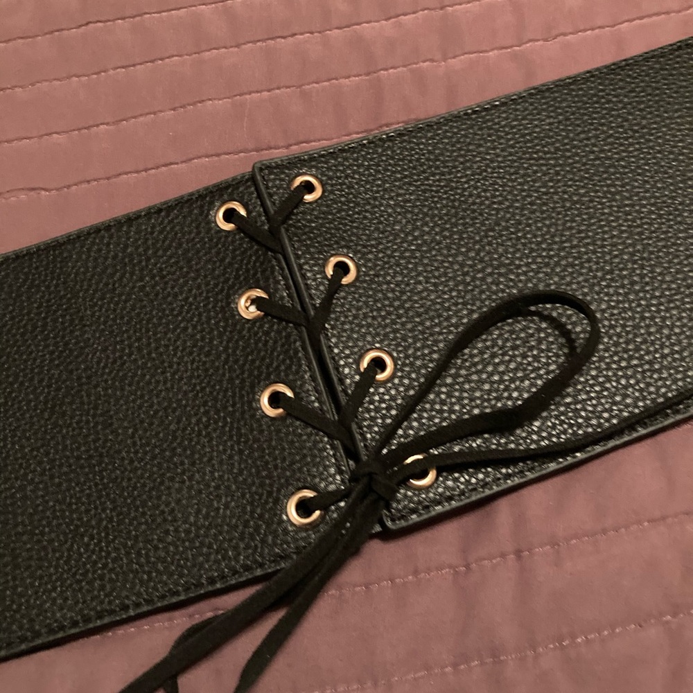 Torrid size 1 lace up wide waist belt